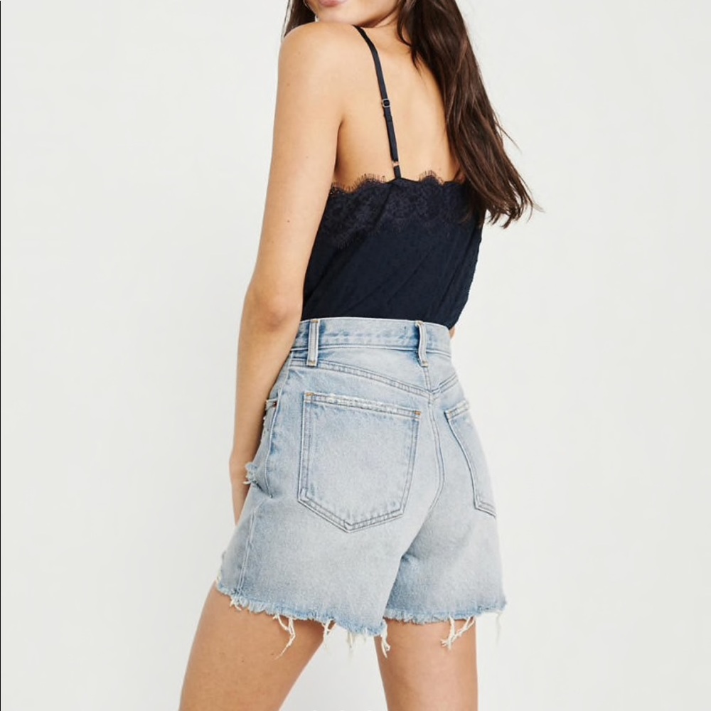 Shorts for the summer, great length!!